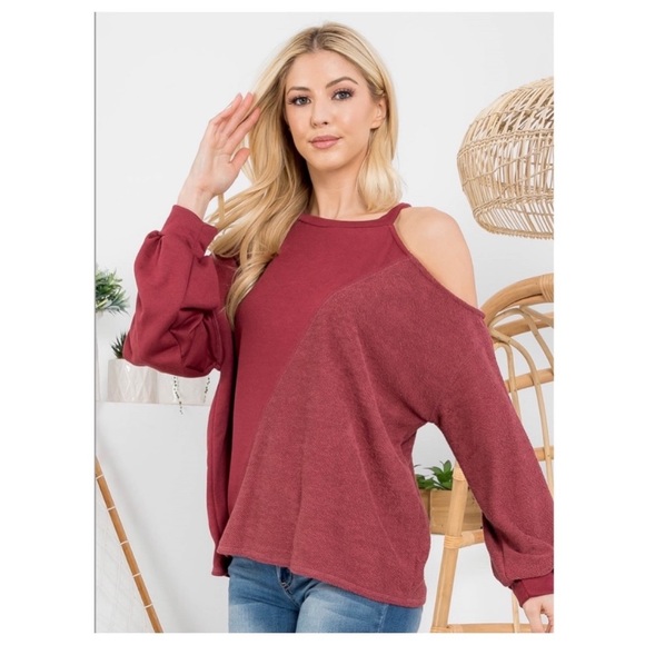 28 ❤️cold shoulder red top - Picture 6 of 8